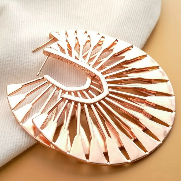 KENDRA SCOTT🆑Special Deals Designer Merchandise-Lowest Price-No Offers-PriceFirm - Picture 4 of 6